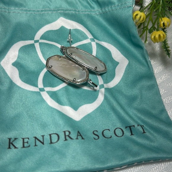 Kendra Scott Earrings Elle white silver MOP - Picture 5 of 6